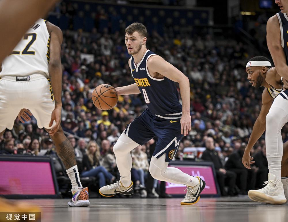 他的表现不 他的表现不